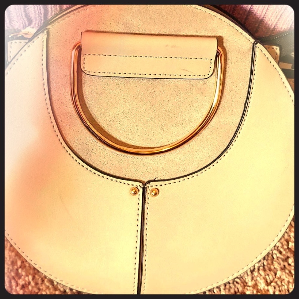 Very Chic Circle Purse